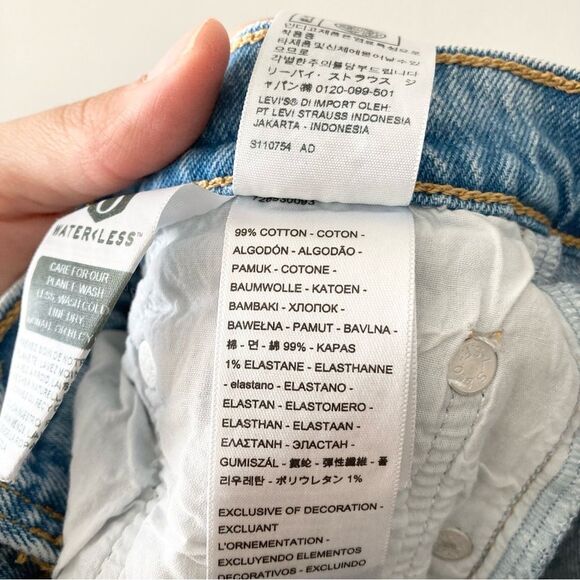 Levi’s Premium Ribcage Straight Ankle Jeans in Tango Fade 24 - Picture 7 of 7